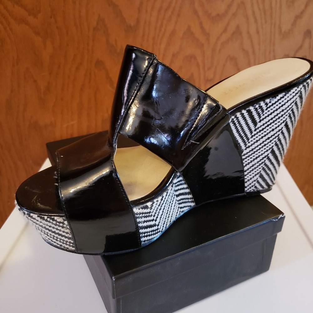 Nine West size 8.5 wedge sandel